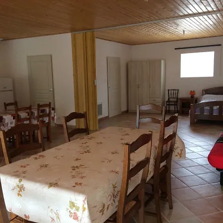 Maisons De A Гостевой дом Curzon